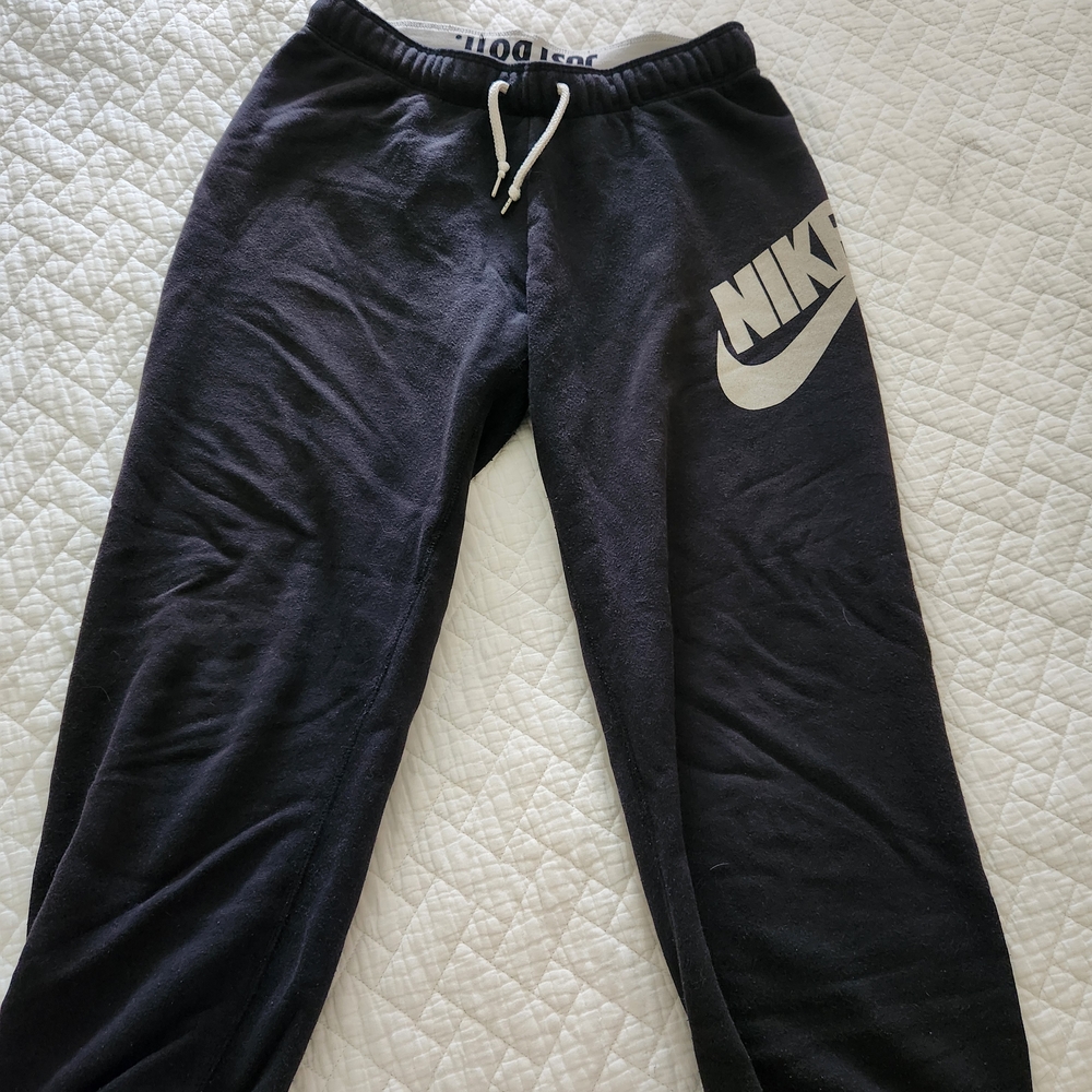 Nike Black Jogger Pants Capris